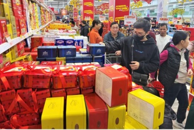 Thị trường tiêu dùng Tết 2026: Siêu thị giảm giá, hàng Việt lên ngôi