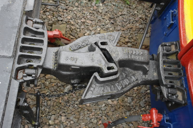 QCVN 27:2025/BXD về bộ móc nối, đỡ đấm của đầu máy, toa xe