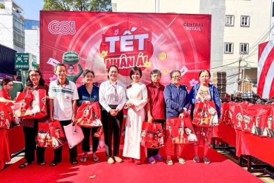 Chương trình Tết nhân ái trao tặng 5.200 phần quà trị giá 1 tỷ đồng tới các hộ gia đình  hoàn cảnh khó khăn