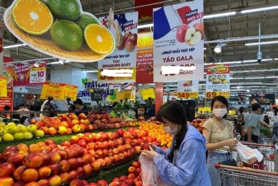 Mồng Hai Tết, thị trường hàng hóa trên cả nước đang dần sôi động trở lại