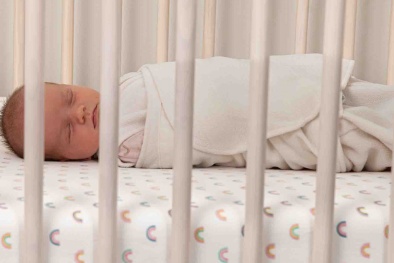 Tiêu chuẩn mới giúp giảm nguy cơ ngạt thở từ sản phẩm ngủ dạng mặc cho trẻ