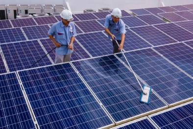 Thủ tướng yêu cầu tăng cường tiết kiệm điện và phát triển điện mặt trời mái nhà