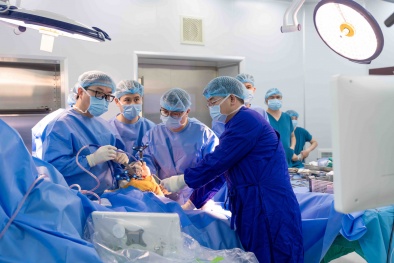 Vinmec ra mắt robot hỗ trợ thay khớp gối, mở rộng cơ hội phẫu thuật với chi phí hợp lý ngay tại Việt Nam