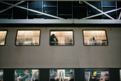 Siết chặt an toàn đường sắt: Ban hành TCVN 14575:2025 về cửa sổ thân xe