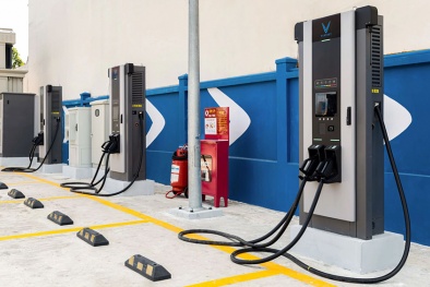 TCVN 14499-2-200:2025 về hệ thống lưu trữ kết hợp với sản xuất điện mặt trời tại trạm sạc