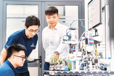 Xây dựng nguồn nhân lực khoa học, công nghệ xứng tầm