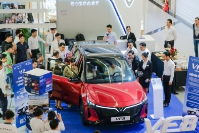 VinFast VF 8 thế hệ mới lập kỷ lục bán hàng với 12.728 đơn đặt hàng sau 8 ngày
