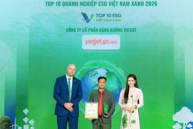 Vietjet nhận cùng lúc hai danh hiệu về phát triển bền vững ESG  
