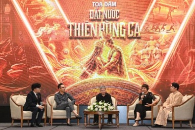 Giới chuyên môn trầm trồ với đại sử thi sân khấu đậm đặc chất Việt ‘Đất Nước Thiên Hùng Ca’