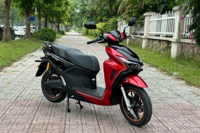 VinFast Kinet ghi điểm toàn diện với khả năng tăng tốc cực ‘bốc’, đổi pin trong 1 phút