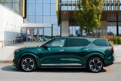 Đi VinFast VF 9 mới hiểu cảm giác ‘khách VIP’: Bảo dưỡng ưu tiên, nhận xe tận nhà, cứu hộ 24/7