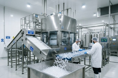 Nước đá dùng hằng ngày: Chất lượng được kiểm soát từ đâu?