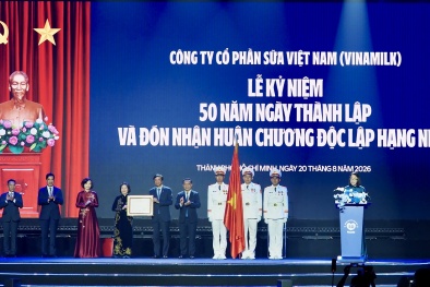 Vinamilk đón nhận Huân chương Độc lập hạng Nhất tại dấu mốc 50 năm