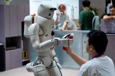 Trung Quốc xây dựng hơn 100 tiêu chuẩn cho robot hình người