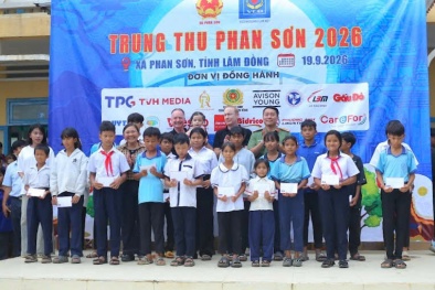 Trung thu ý nghĩa cho 2.000 em nhỏ tại xã miền núi Phan Sơn