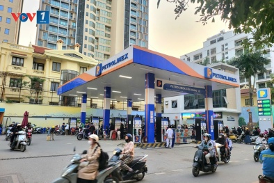 Kéo dài thời hạn áp dụng ưu đãi thuế đối với mặt hàng xăng, dầu, nguyên liệu sản xuất xăng, dầu và nhiên liệu bay