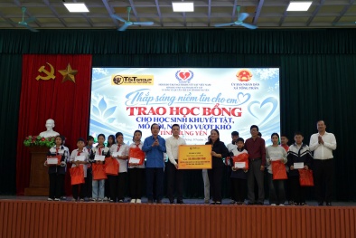 T&T Group trao 100 suất học bổng cho học sinh có hoàn cảnh khó khăn tại Hưng Yên