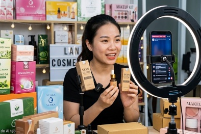 Người bán livestream cam kết bằng lời: Ai chịu trách nhiệm khi sản phẩm không như quảng cáo?
