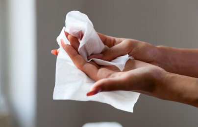 Khăn giấy ướt nhiễm khuẩn đe dọa an toàn sức khoẻ người tiêu dùng