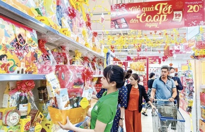 Mua sắm ngày Tết: Chậm lại một chút để giữ trọn niềm vui sum vầy
