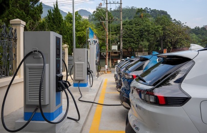 Khẩn trương hoàn thiện hệ thống quy chuẩn, tiêu chuẩn trạm sạc xe điện tại khu chung cư