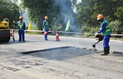 TCVN 14661:2026 về tổ chức giao thông và phòng hộ khi thi công đường đang khai thác