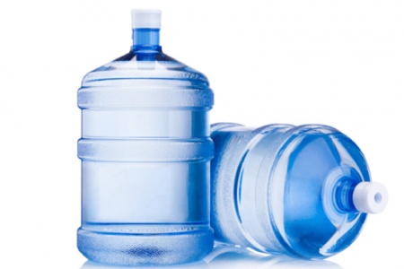 Sử dụng nước uống đóng bình theo quy chuẩn để tránh tác hại không mong muốn