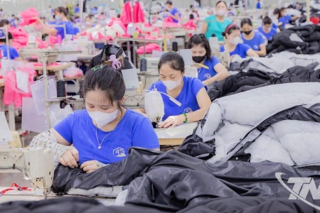 Từ gia công đến tự thiết kế: Bước chuyển năng suất của doanh nghiệp dệt may Việt